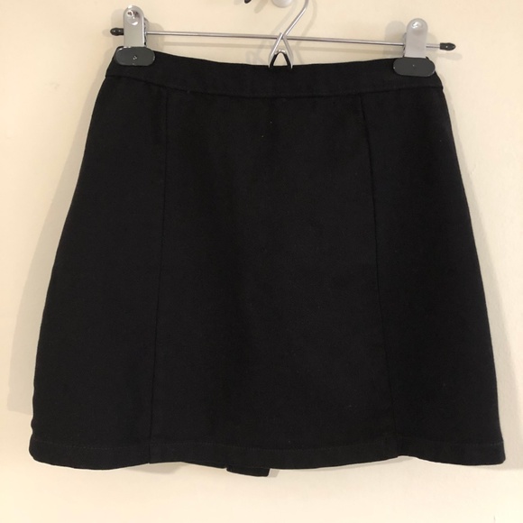 [133] BRANDY MELVILLE Button Down Denim Skirt - Picture 4 of 5